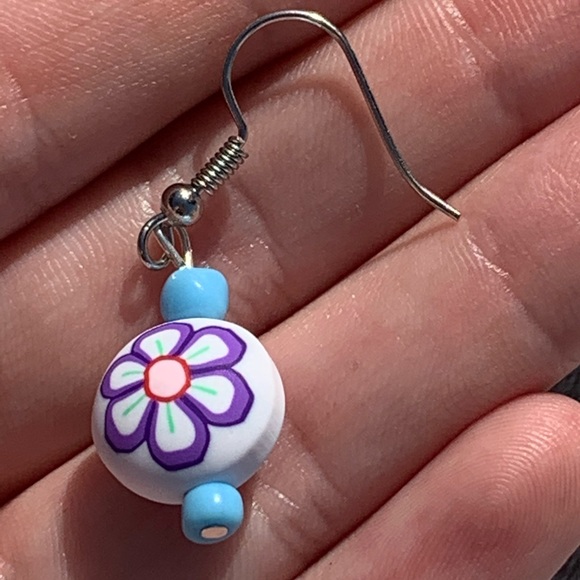 Retro Flower Earrings - Picture 2 of 2